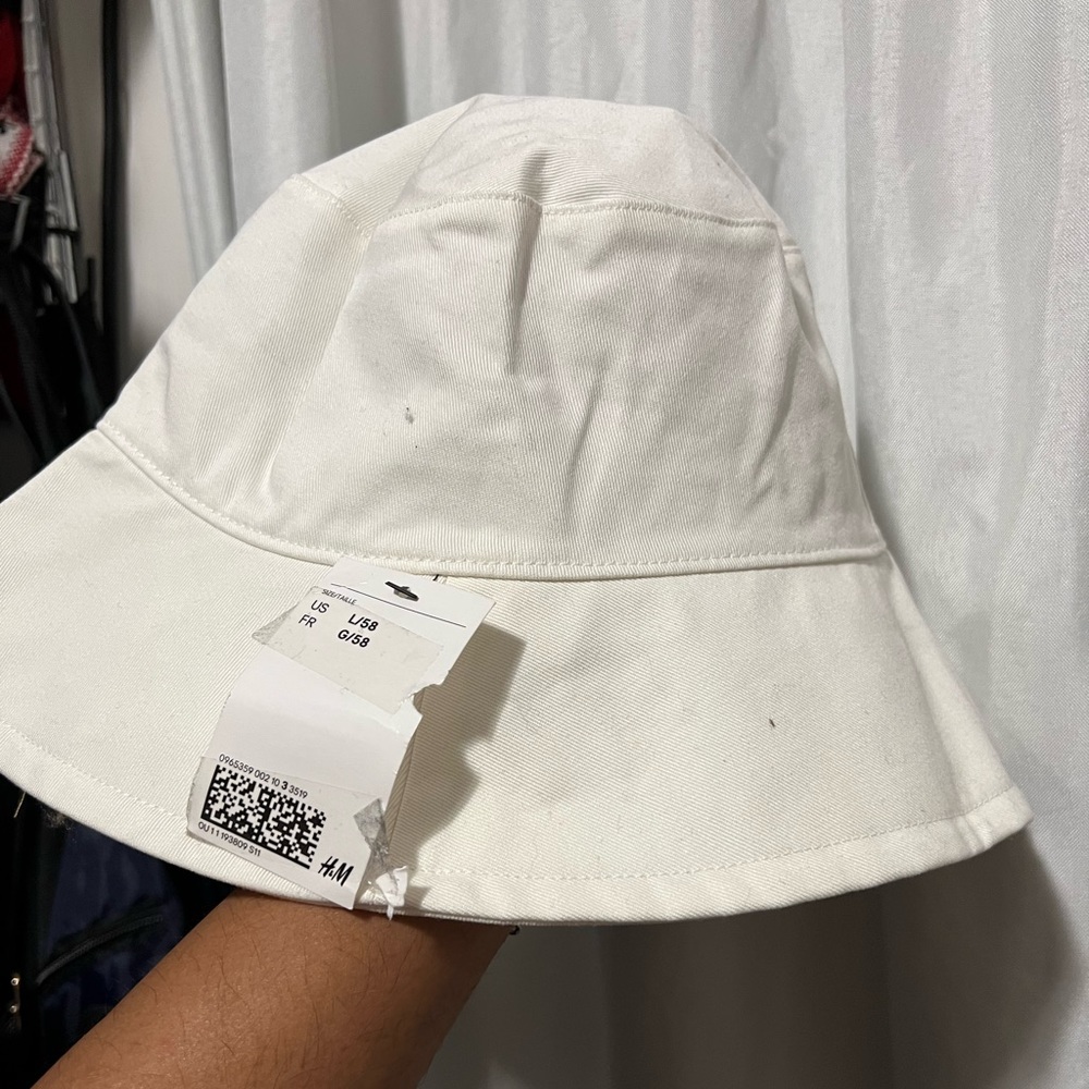 Bucket hat